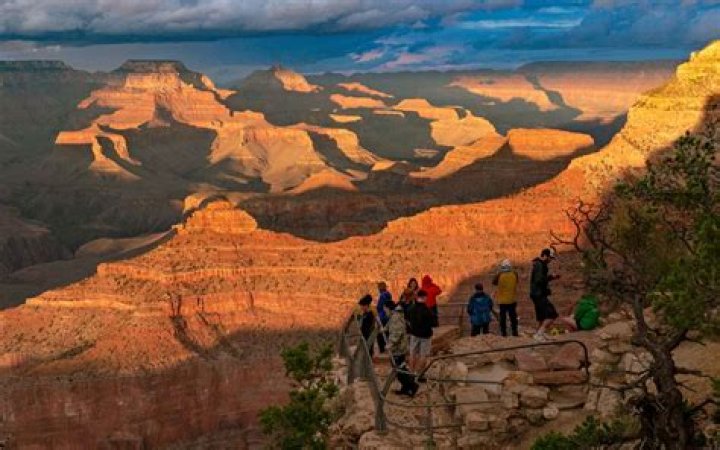 Are there igneous rocks in the Grand Canyon