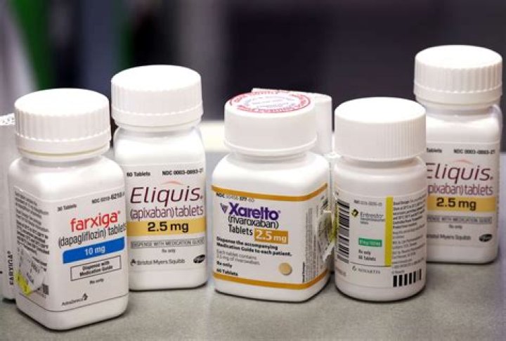 Can Lovenox and Xarelto be given together