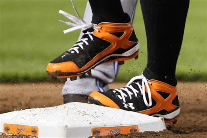 Can you use baseball cleats for soccer