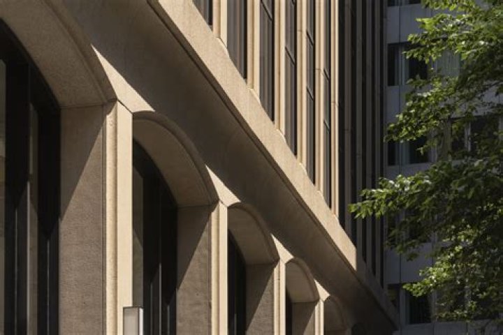 How are cooperatives and condominiums valued in New York?