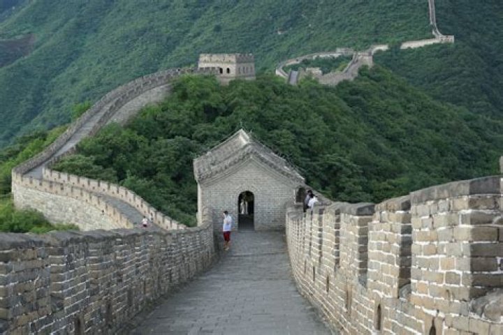 How built the Great Wall of China
