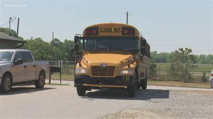 How much do Gwinnett County school bus drivers make