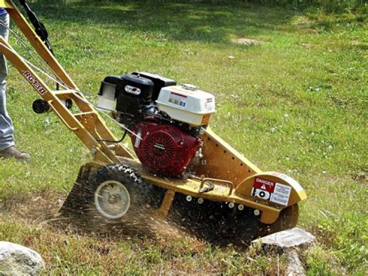 How much does a stump grinder make