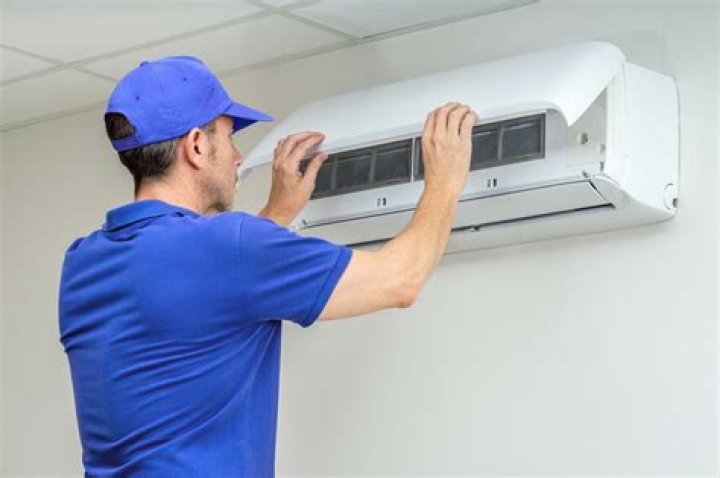 How much does it cost to install a wall mounted air conditioner?