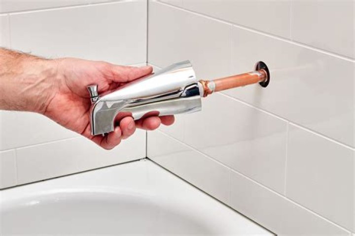 How much does it cost to replace shower pipes