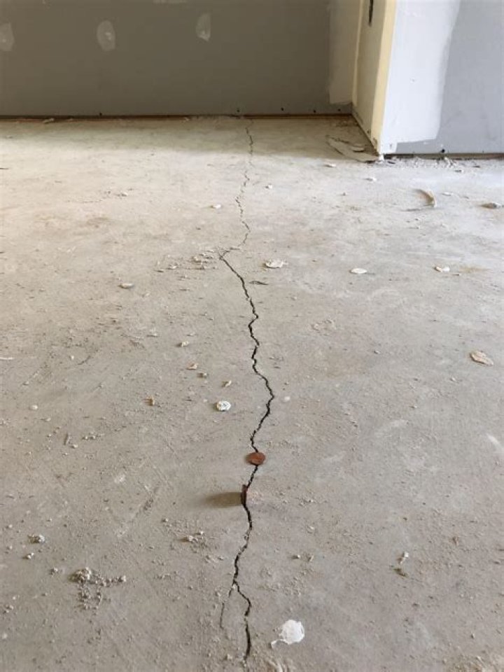 Is it normal for a house slab to crack?