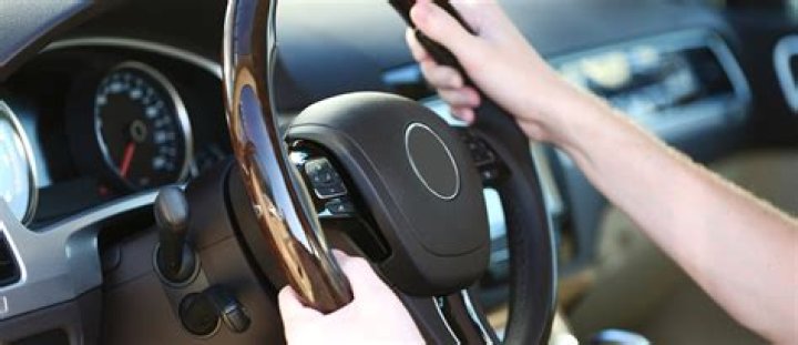 Question: Why Dont We Put Steering Wheels On Bicycles And Motorcycles