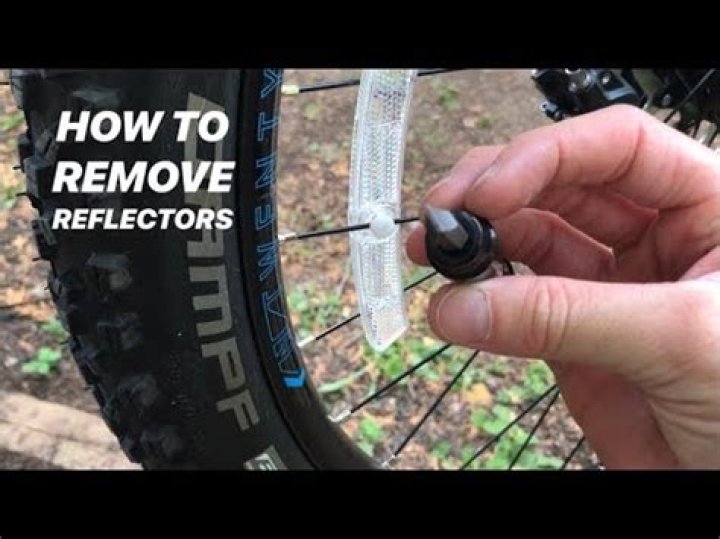 Quick Answer: How To Remove Bike Wheel Reflectors