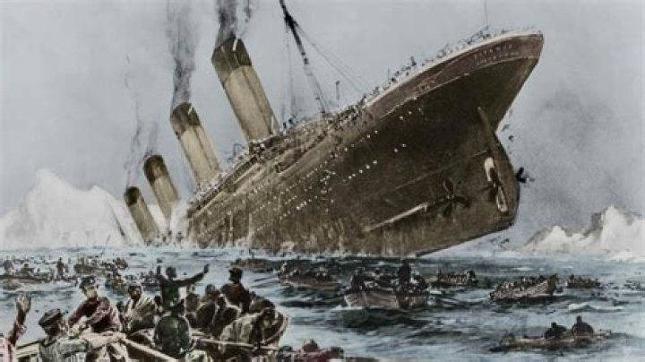 What caused the Titanic to sink in 1912