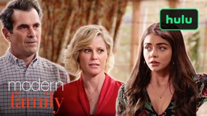 What episode does Haley go to college Modern Family