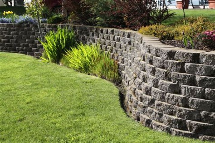 What is the cheapest retaining wall
