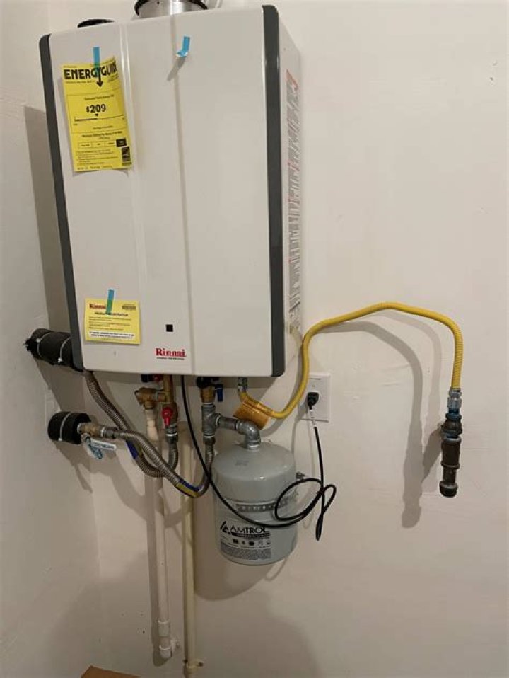 What size gas line is needed for tankless water heater?