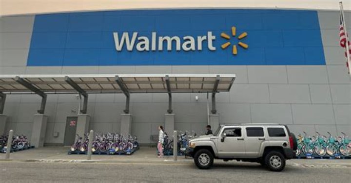 Which Walmart in Sacramento is closing