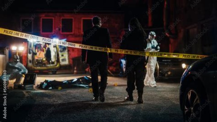 Who arrives at a crime scene